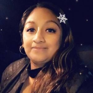 Meet your Posher, Elia